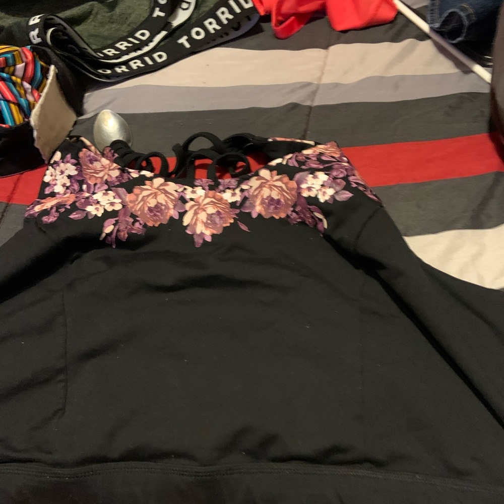 Torrid size 5 active wear bra new wo tags